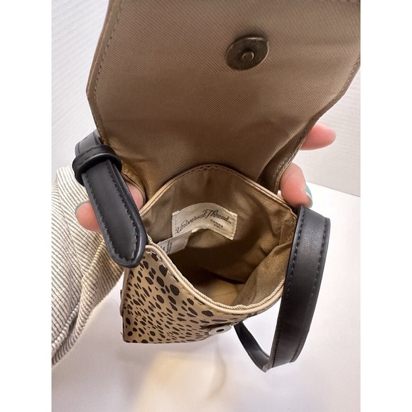 UNIVERSAL THREAD‎ RARE- Leopard Animal Print Small Adj. Crossbody Bag Purse. - Picture 5 of 9